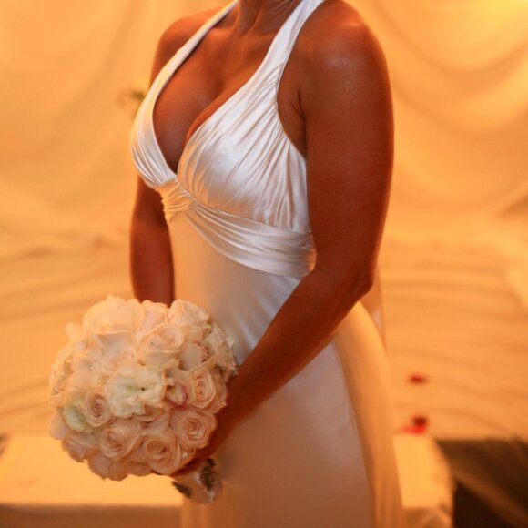 AMY MICHELSON IVORY WHITE SILK OR SATIN WEDDING DRESS SIZE US 6 - Picture 2 of 13